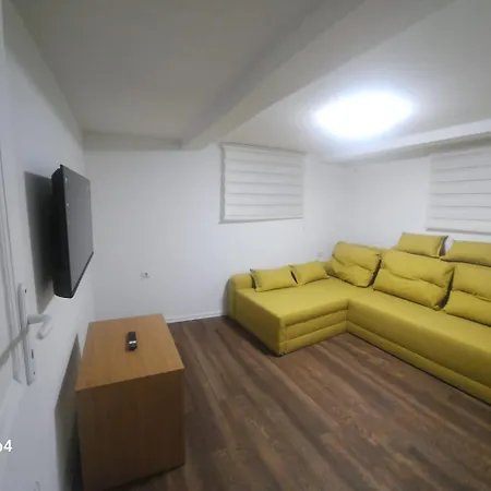 Guest Suzy Apartman Petrics