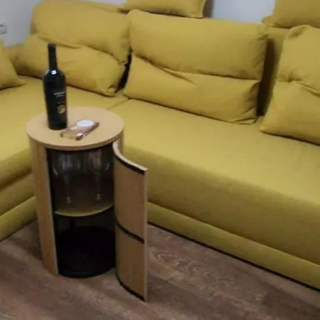 Guest Suzy Apartman Petrics